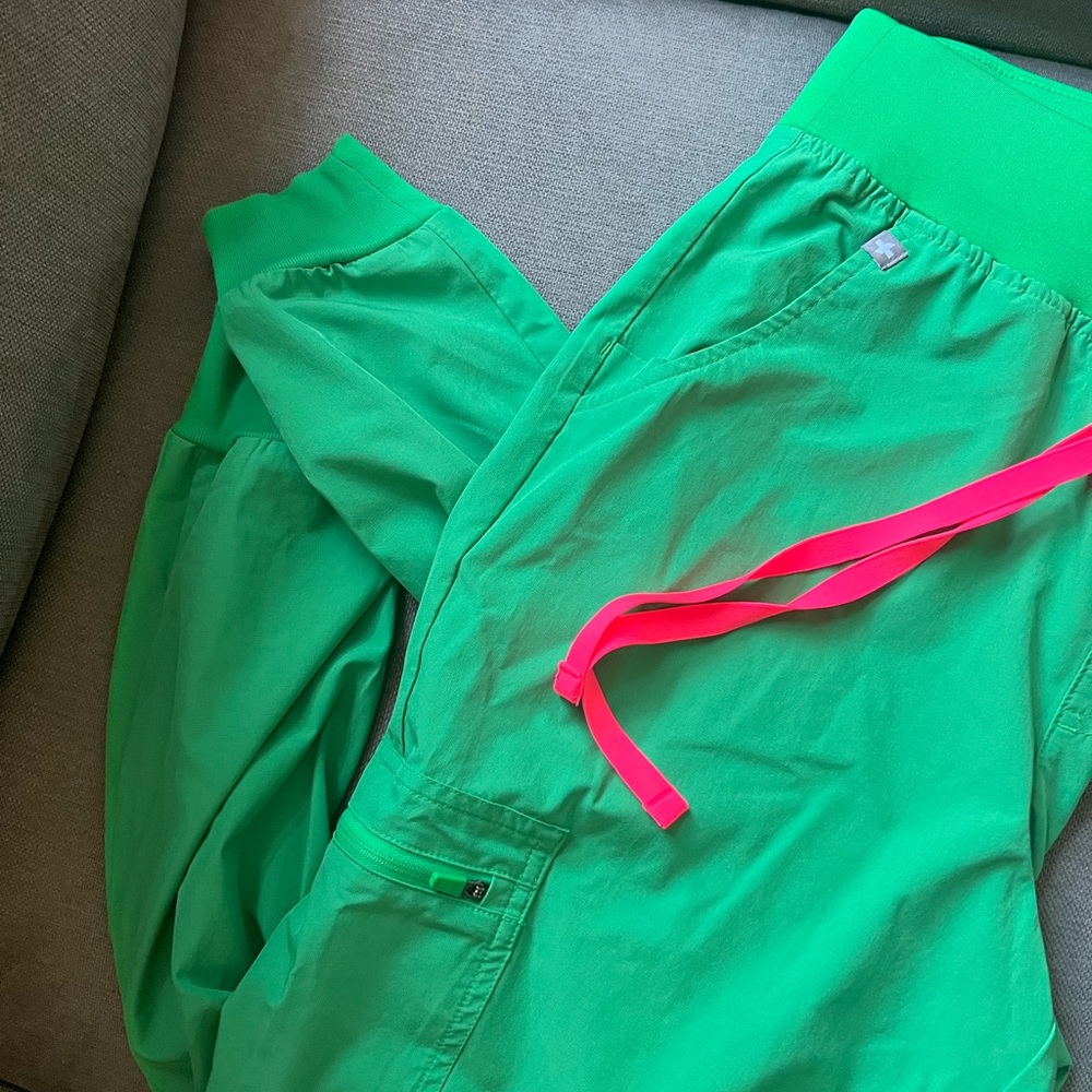 Limited edition: Figs high waisted medium Zamora joggers in Safety green